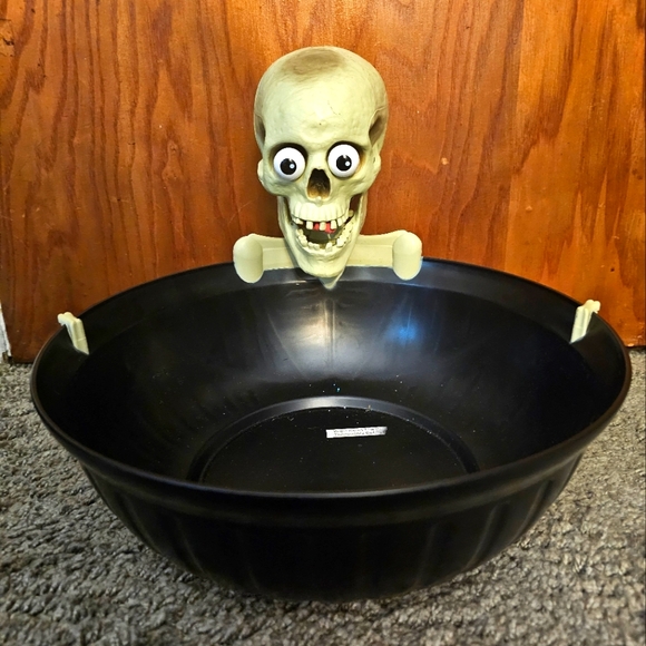 Rare Gemmy Animated Halloween Eyes Popping Skeleton Skull Head Candy Bowl (READ) - Picture 1 of 9
